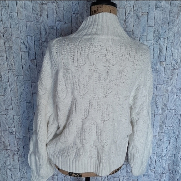 *SOLD**EUC 🎀Gabrielle Union🎀Lush Mock Neck Metallic Sparkle Sweater - Picture 5 of 7